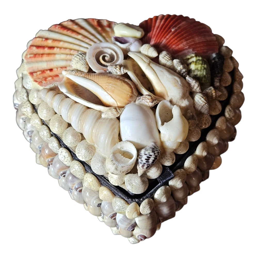 Vintage Seashell Heart Shaped Trinket Box.